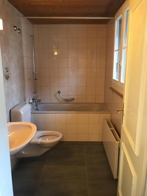 Simple Flat 72 M2 In The Centre Of Burgdorf With Private Parking Apartment Luaran gambar